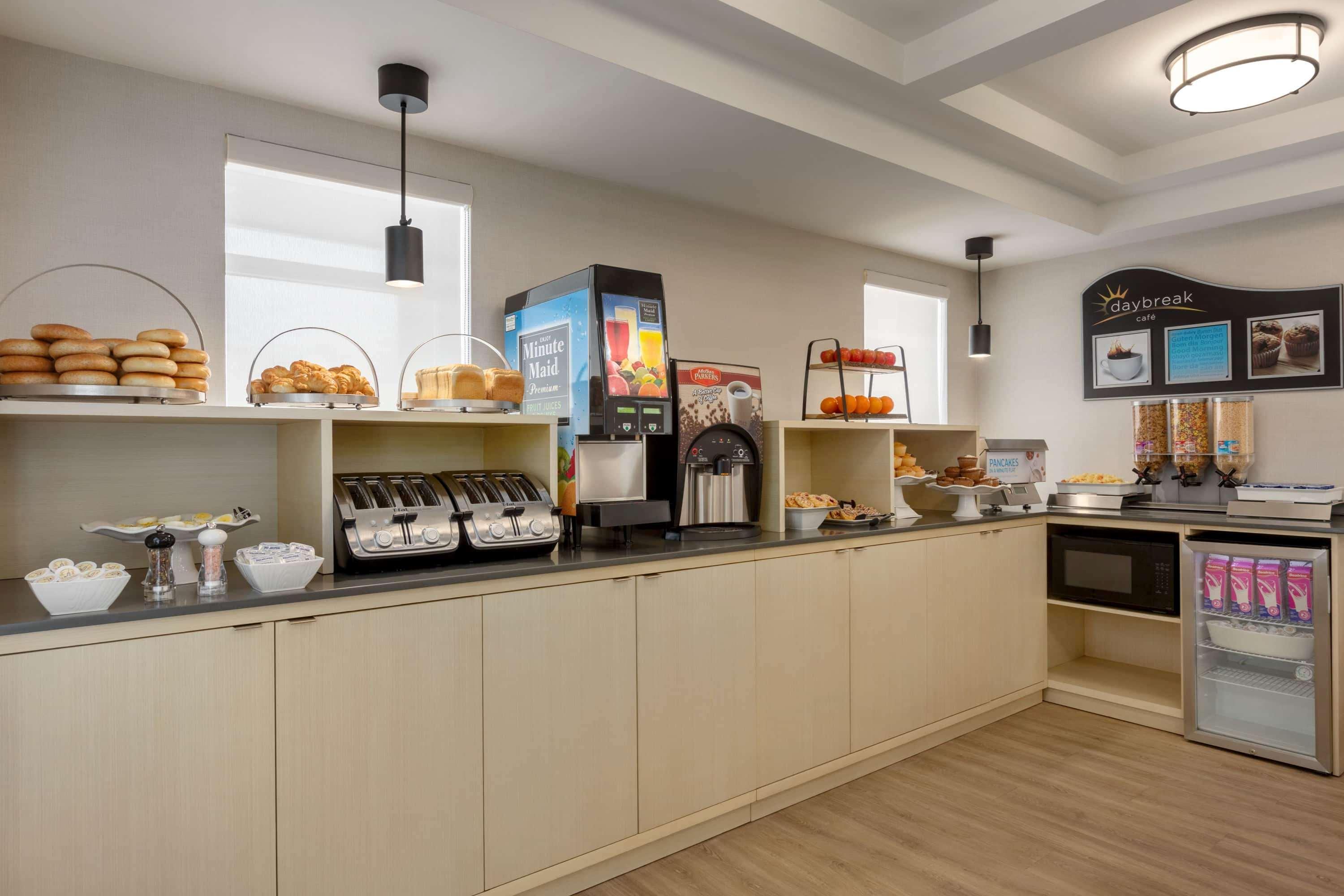 Days Inn By Wyndham Toronto West מיסיסאוגה מראה חיצוני תמונה