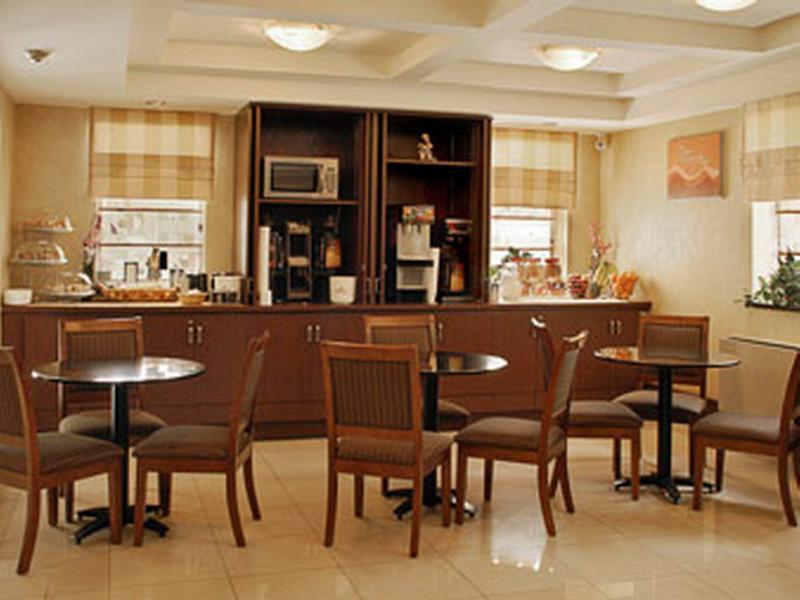 Days Inn By Wyndham Toronto West מיסיסאוגה מסעדה תמונה